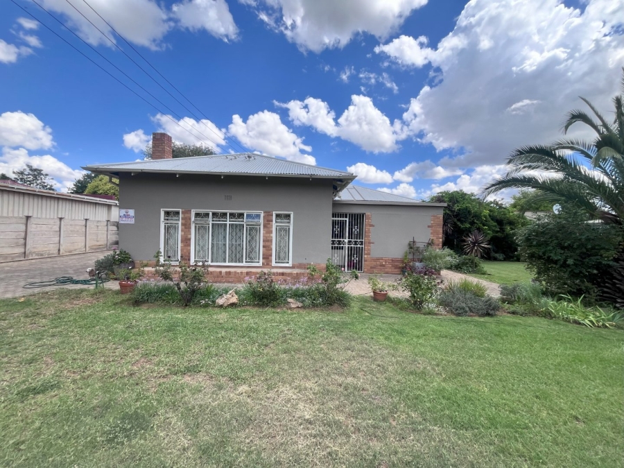 4 Bedroom Property for Sale in Park West Free State